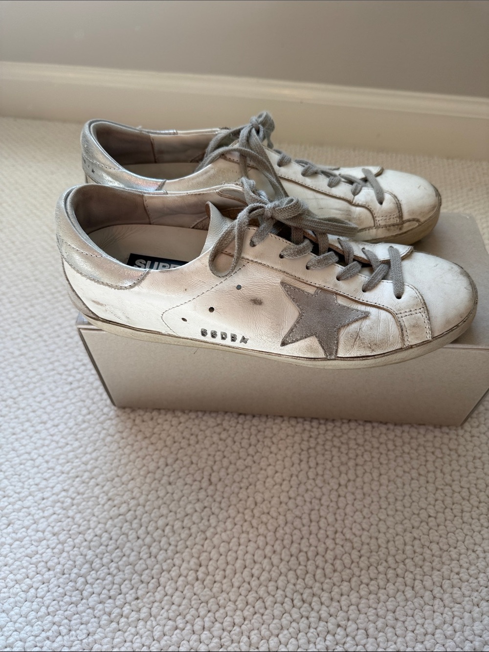 Golden Goose White Leather Sneakers with Gray Star - Picture 2 of 8